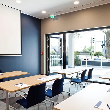 Express - By Ihg Hotel 3*