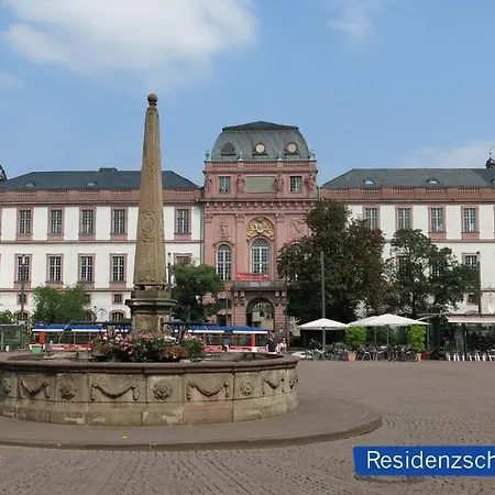 Express - By Ihg מלון