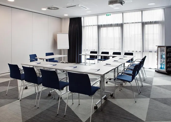 Express - By Ihg Hotel 3*